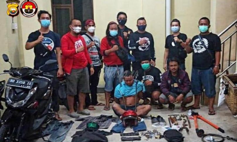 Polisi Tangkap Pembobol Toko Sepatu di KZ Abidin