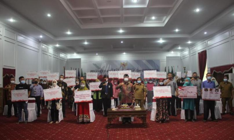 Launching Program Bantuan Tunai se Indonesia
