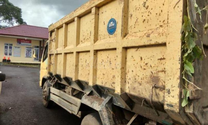 Polres Kepahiang Amankan Dump Truck Pengangkut Batu Curian