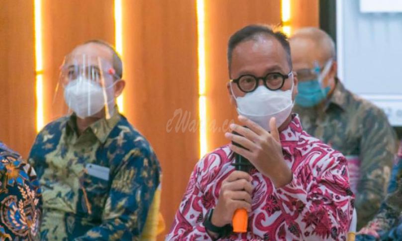 Menteri Perindustrian Agus Gumiwang Kartasasmita