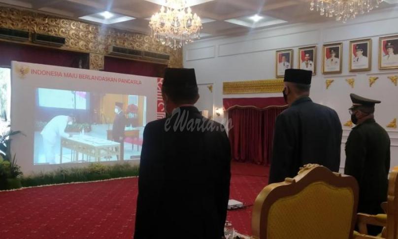 Mendagri Tito Karnavian melantik Robert Sombolon sebagai Penjabat Gubernur Bengkulu, Kamis (18/02/2021).