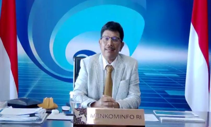 Menteri Komunikasi dan Informatika Johnny G. Pate ketika memberikan sambutan dalam acara Konvensi Nasional Media Massa HPN 2021, dari Kantor Kementerian Kominfo, Jakarta, Senin (08/02/2021).