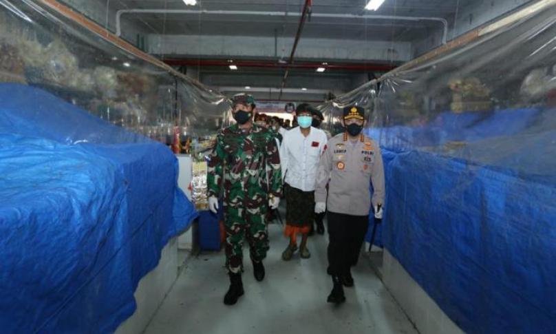 Panglima TNI dan Kapolri Cek Penegakan Prokes Dua Pasar di Bali 