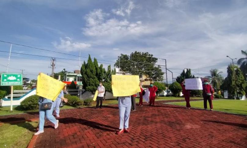 Belum Gajian, Tenaga Kesehatan RS M Yunus Bengkulu Demo