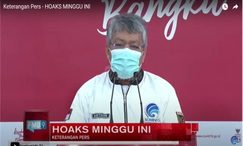 Koordinator Pengendalian Konten Internet Ditjen Aplikasi Informatika Kementerian Kominfo, Anthonius Malau ketika memberikan keterangan pers mengenai update isu hoaks dalam minggu ini, di Ruang Media Center KPC PEN, Jakarta, Selasa (02/02/2021).