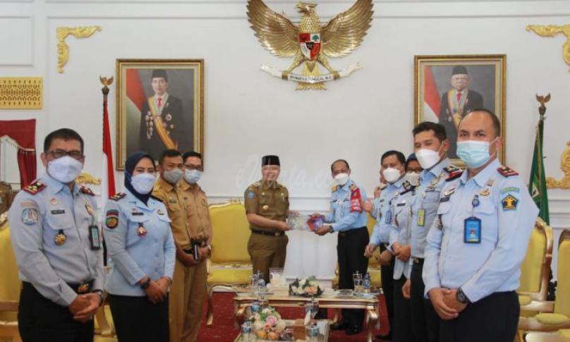 Kunjungan Kepala Kantor Wilayah Kementerian Hukum dan HAM Bengkulu Imam Jauhari, Selasa (9/3/2021) di Gedung Daerah Balai Raya Semarak Bengkulu.