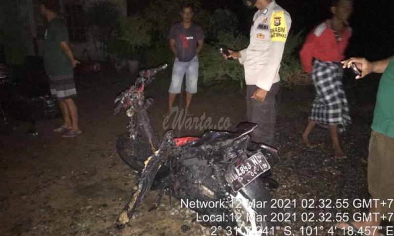 Terbangun Dini Hari, Motor Warga Pasar Sebelah Tiba-tiba Hangus