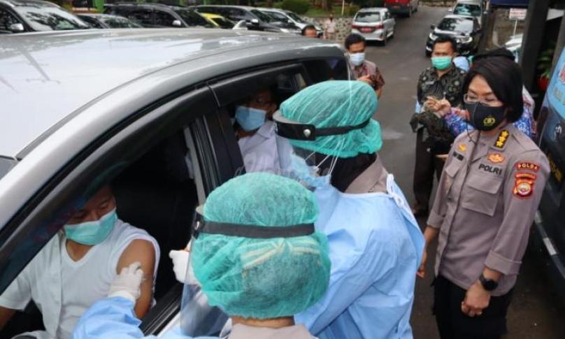 Bid Dokkes Polda Bengkulu Buka Layanan Vaksinasi Covid-19 Drive Thru