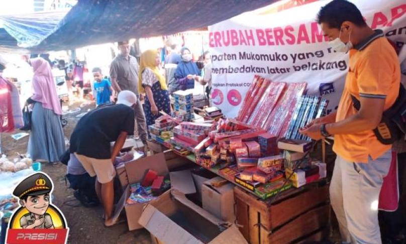 Polisi Sita Ribuan Petasan di Mukomuko