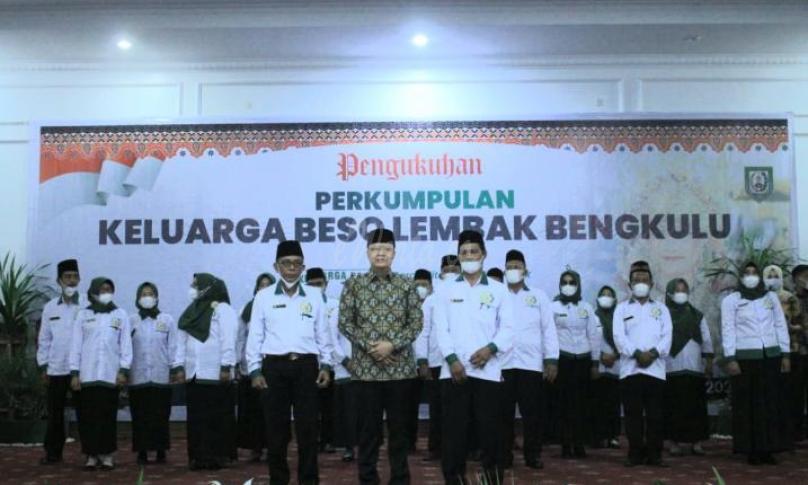 Rohidin Kukuhkan Pengurus Keluarga Beso Lembak Bengkulu