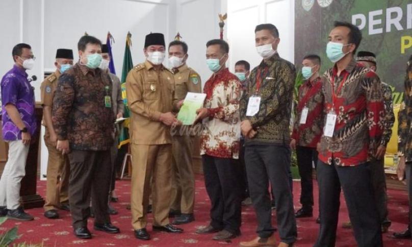 Belasan Kelompok Masyarakat di Bengkulu Terima SK Hijau Perhutanan Sosial