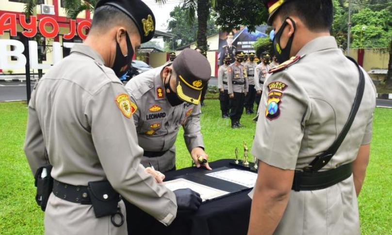 Kapolres Pimpin Sertijab Kabag Ops Polres Blitar