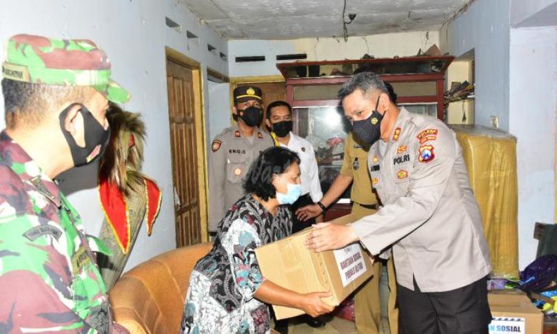 Kapolres Blitar Salurkan Bantuan Sembako