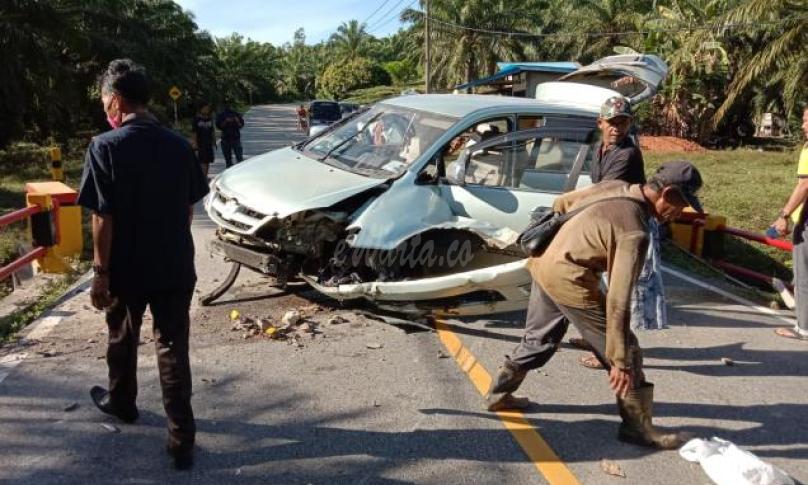 Oleng, Mahasiswa Tabrak Pembatas Jembatan