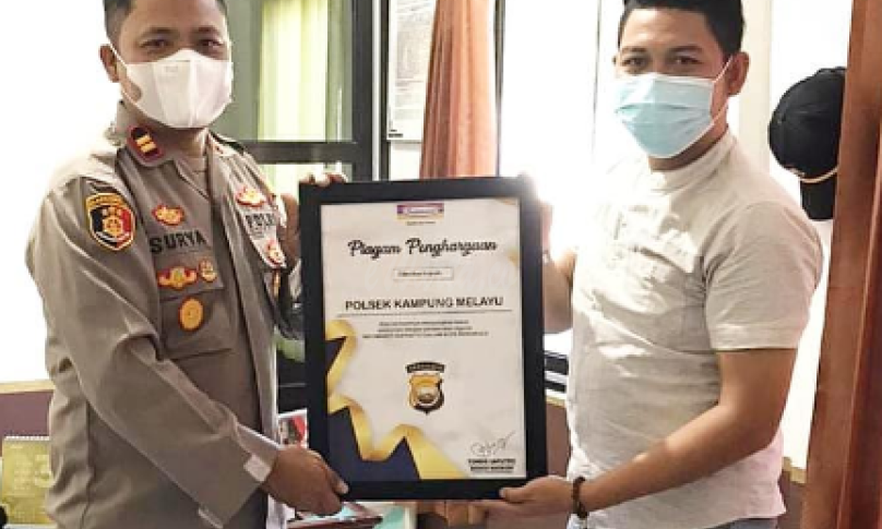 Indomaret Berikan Piagam Penghargaan pada Polsek Kampung Melayu