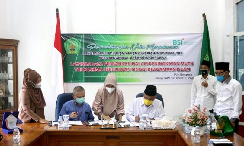 Edukasi Keuangan Syariah, Rektor UIN Fatmawati MoU dengan PT Bank Syariah Indonesia