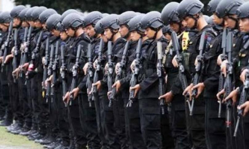 Ratusan Personel Polda Malut Amankan Kedatangan Sembilan Menteri