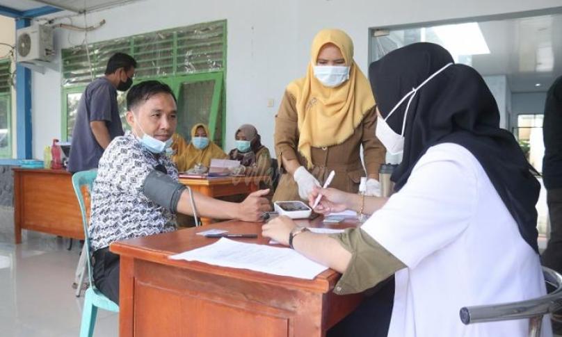 Ratusan Pegawai UIN Fatmawati Sukarno Jalani Vakasinasi Covid-19