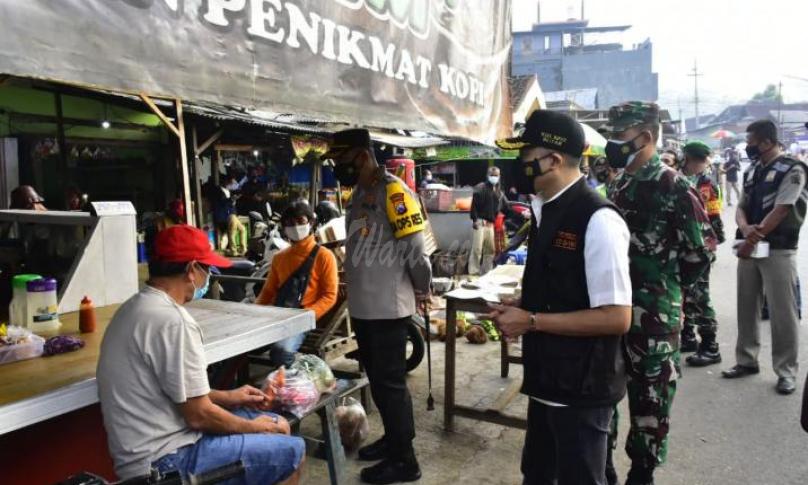 PPKM Darurat, Dandim 0808/Blitar Bersama Forkopimda Kabupaten Blitar Sidak ke Pasar