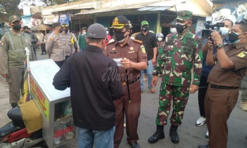 PPKM Darurat, Kajari Blitar Turut Meninjau Pasar Kesamben