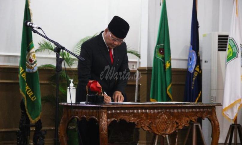 Gubernur Rohidin Lantik 134 Pejabat Eselon III dan IV