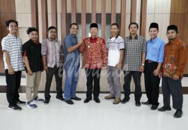 Foto bersama Gubernur Bengkulu dan Pengurus AMBO