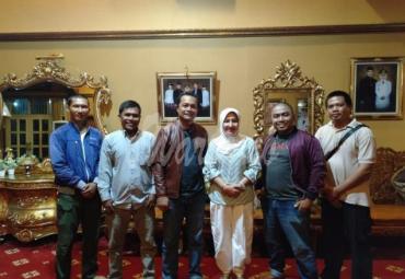 Salam Komando Mbak Linda dengan pengurus AMBO