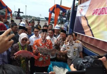 Kepala Badan Karantina ikan dan pengendalian mutu Dr Rina bersama Plt Gubernur Bengkulu H. Rohidin Mersyah