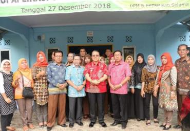 Bupati Seluma H Bundra Jata berfoto bersama 