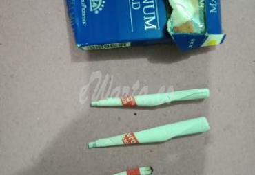 Barang bukti 2 linting dan 3 linting puntung ganja di amankan Polisi