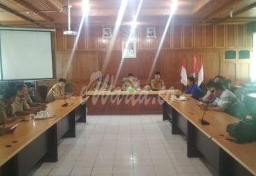 Mediasi di warnai walk out