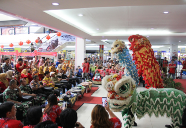 Barongsai ramaikan pembukaan Imlek di Bengkulu