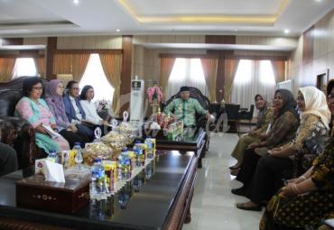 Gubernur terima Audiensi WCC Cahaya Perempuan dan kedutaan Indonesia-Australia