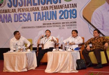 Kepala Biro Humas dan Kerjasama Kemendes PDTT Bonivasius Prasetya Ichtiarto menyampaikan paparan tentang Prioritas Penggunaan Dana Desa Tahun 2019 pada Kegiatan "Sosialisasi Pengawalan, Penyaluran, dan Pemanfaatan Dana Desa Tahun 2019" di Medan, Sumatera Utara, Rabu (6/3/2019) Foto: Sigit/Kemendes PDTT