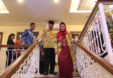 Gubernur Bengkulu Dr. H Rohidin Mersyah beserta istri