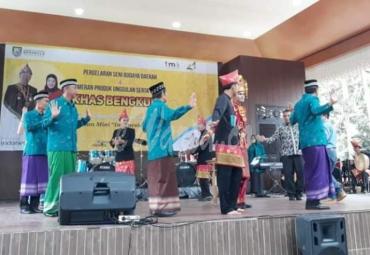 Tari kesenian budaya ciri khas dan milik Kabupaten Seluma, Bengkulu, tampil di Expo Nusantara Taman Mini Indonesia Indah, Jakarta 20-21/ 04/ 2019.