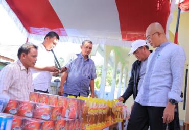 Plt Bupati Bengkulu Selatan pantau harga sembako di bazar murah 