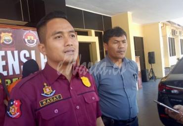 Kasat Reskrim Polres Kota Bengkulu AKP Indramawan di dampingi Kasat Sabhara AKP Kadek saat memberikan keterangan kepada awak media