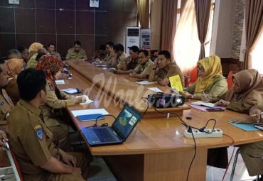 Plt Sekda Kabupaten Luwu Utara, Tafsil Saleh membuka rapat pemantapan temu bisnis