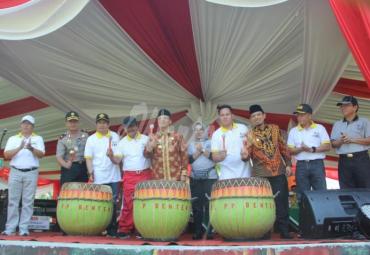 Gubernur Bengkulu (Dr. H. Rohidin Mersyah) membuka Seleksi Jambore Pemuda Daerah di Bengkulu Tengah, Kamis (18/7/2019)