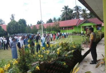 Sat Binmas Polres Luwu Utara, Sulawesi Selatan lakukan penyuluhan bahaya narkoba ke siswa-siswi SMAN 5 