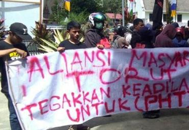 Puluhan guru honor tuntut kesejahteraan dan hak mereka dibayarkan