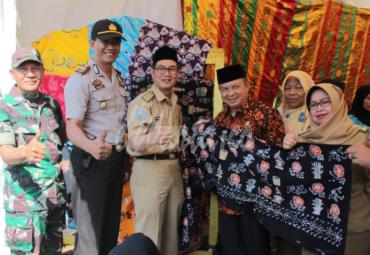 Kain Besurek khas provinsi Bengkulu