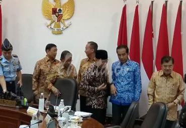 Gubernur Bengkulu (Dr. H. Rohidin Mersyah)