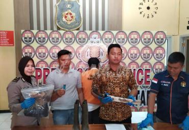 Kepolisian berhasil mengamankan beberapa barang bukti milik terduga pelaku pembakar lahan