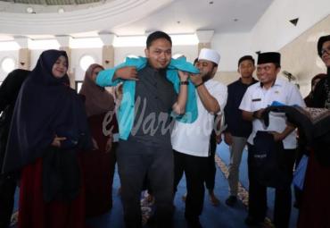 Walikota Bengkulu (H. Helmi Hasan, SE)  melepas 574 mahasiswa KKN kembali ke kampusnya masing-masing