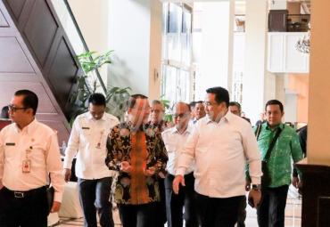 Sukseskan Tecknologi Tepat Guna Nasional, Gubernur Bengkulu Bertemu Menteri Desa, Eko P Sandjojo dan berharap ada tambahan jadual penerbangan ke Bengkulu