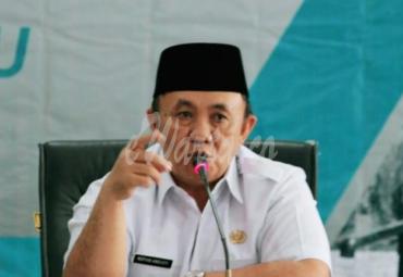 Sekda Provinsi Bengkulu, Nopian Andusti, dinonjobkan, Jumat (13/9) malam