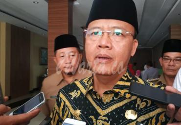 Gubernur Bengkulu (Dr. H. Rohidin Mersyah) saat diwawancarai awak media, Rabu (02/9)