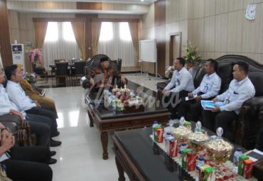 Mengatasi permasalahan jaringan listrik di Provinsi Bengkulu, Perusahaan Listrik Negara (PLN) persero akan membangun jaringan interkoneksi Sumatera Saluran Udara Tegangan Tinggi (SUTT). 